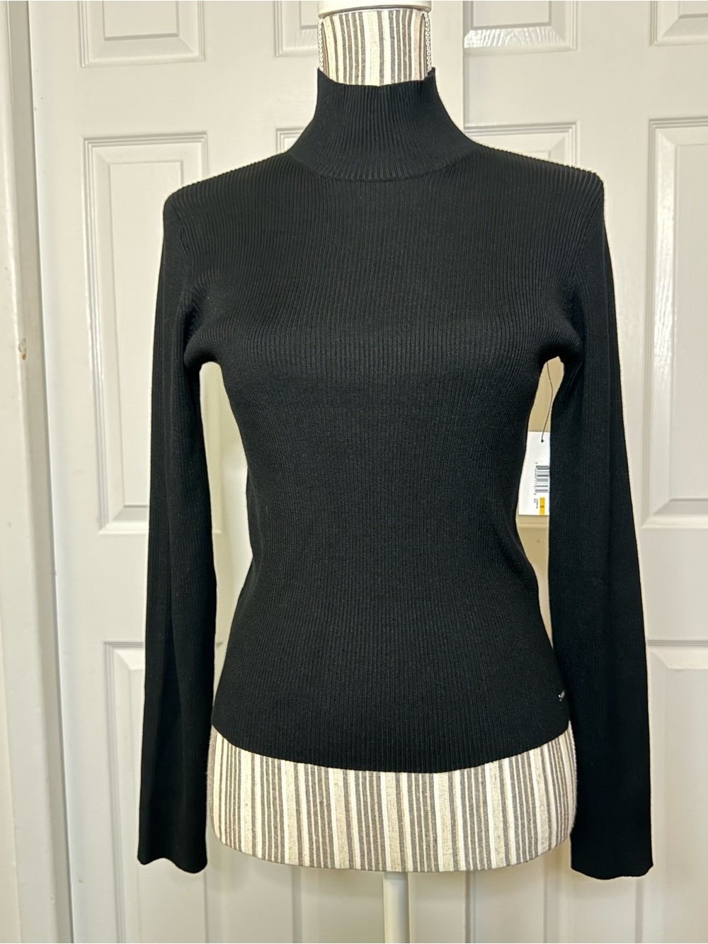 DKNY Jeans Ribbed Black Turtleneck Sweater – Size Small – NWT